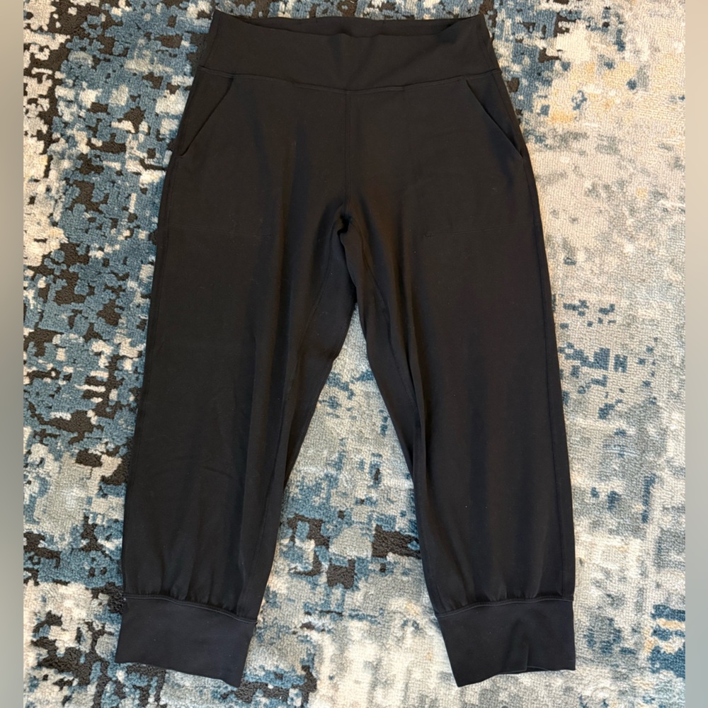 Lululemon Align cropped jogger 23”